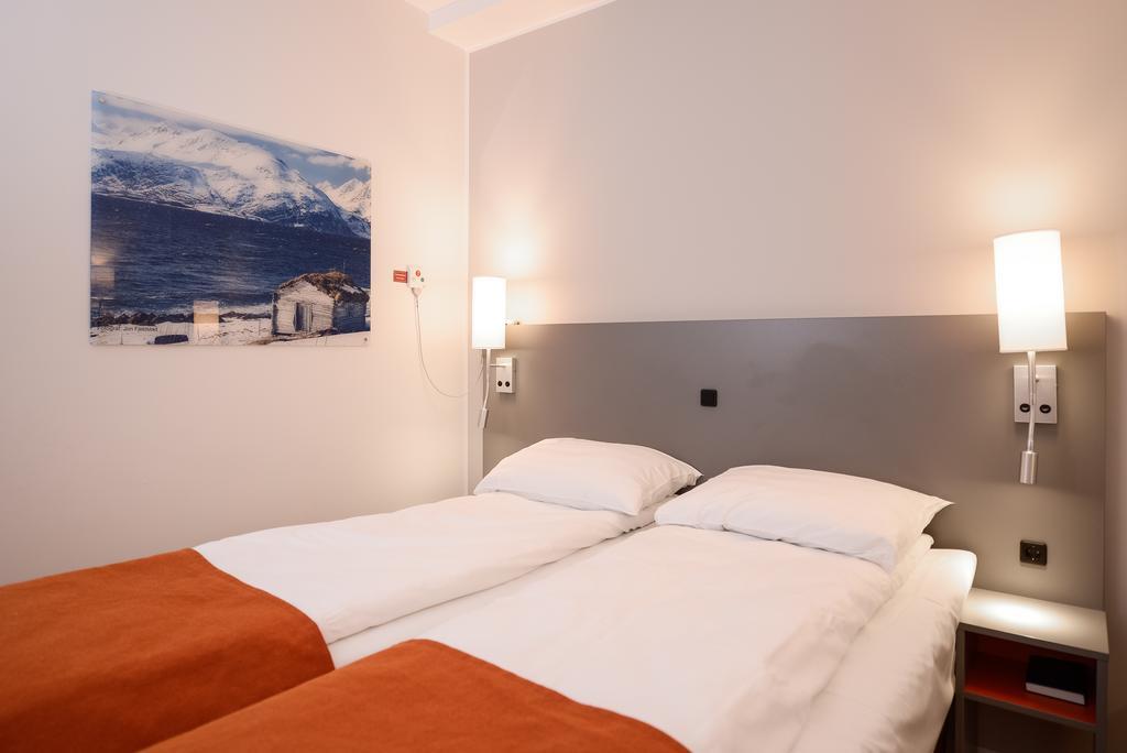Pingvinhotellet Unn Tromso Exterior photo